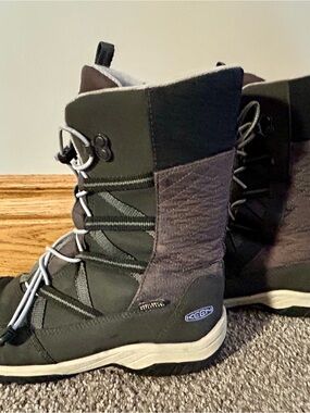 KEEN Big Girls Black and Gray Winter Lace-Up Boots